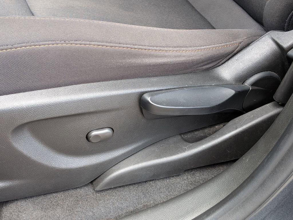 Used 2019 Chevrolet Trax LT FWD image 16