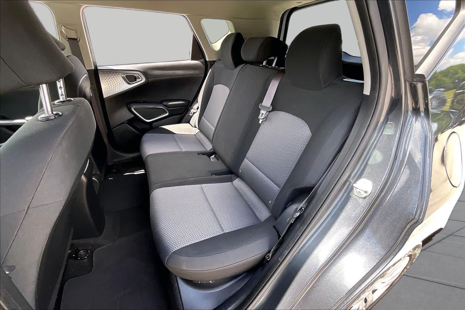 Used 2020 Kia Soul LX FWD image 17