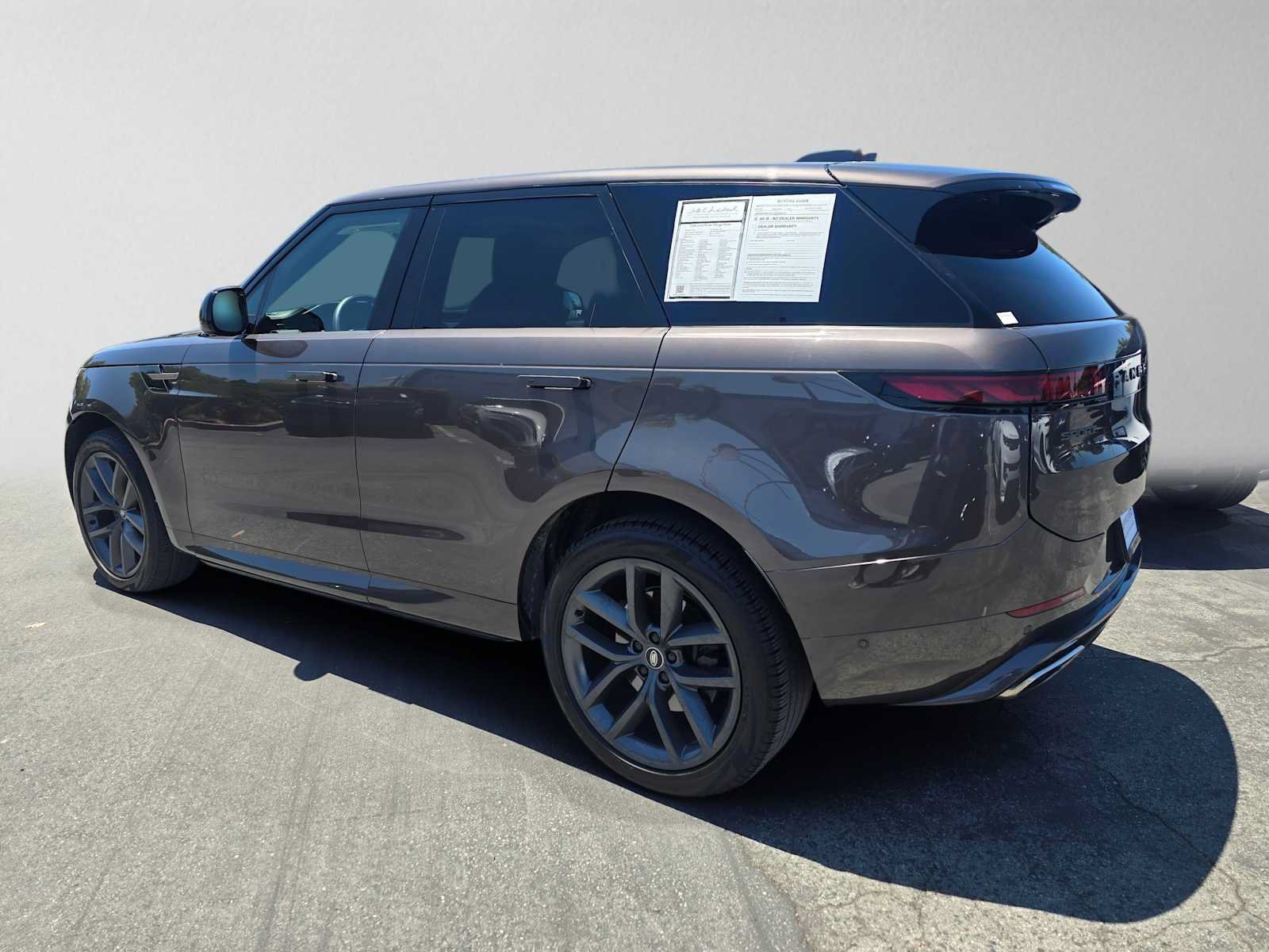 Used 2024 Land Rover Range Rover Sport Dynamic SE AWD/4WD image 3