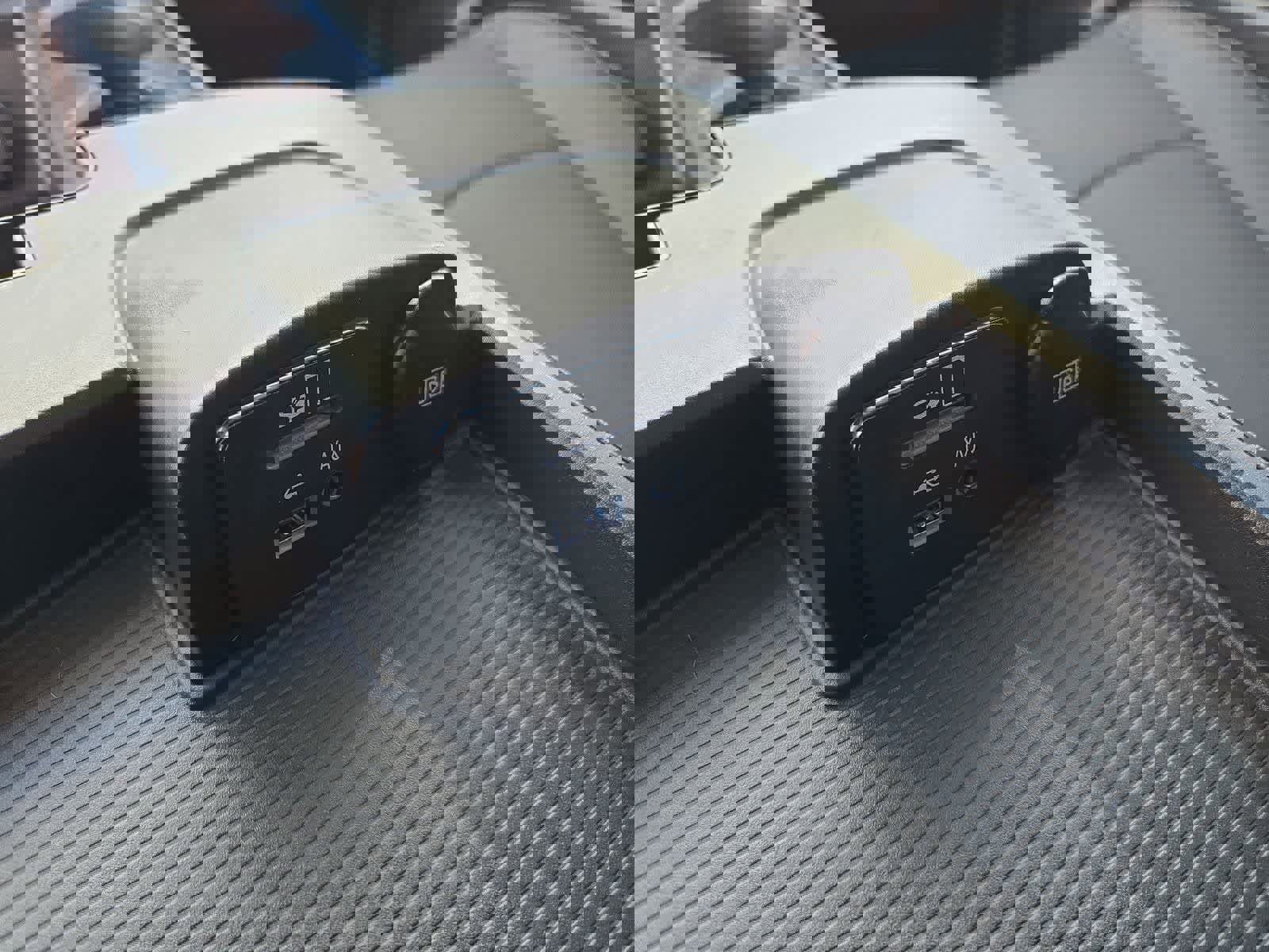 Used 2015 RAM 1500 Laramie w/ Convenience Group AWD/4WD image 29