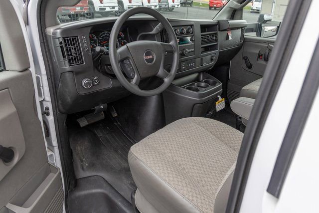 New 2025 GMC Savana 4500 w/ Driver Convenience Package RWD image 18