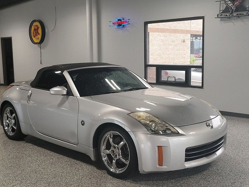 Used 2007 Nissan 350Z Touring RWD image 17
