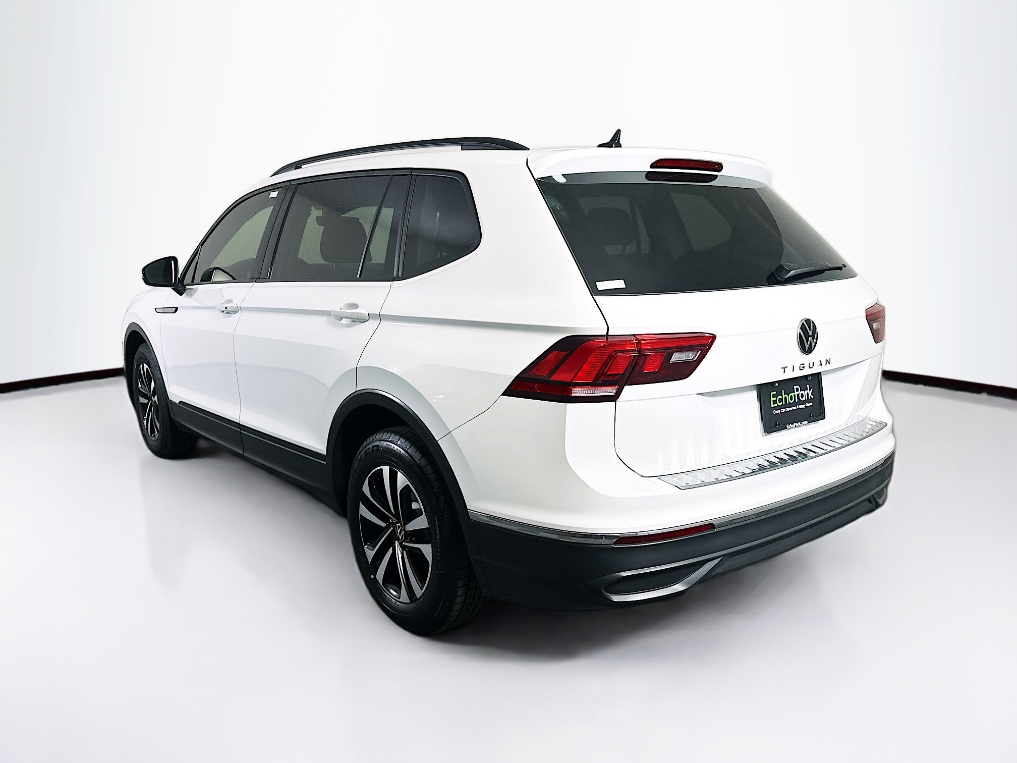 Used 2024 Volkswagen Tiguan S w/ MDO Package, Three-Row FWD image 5