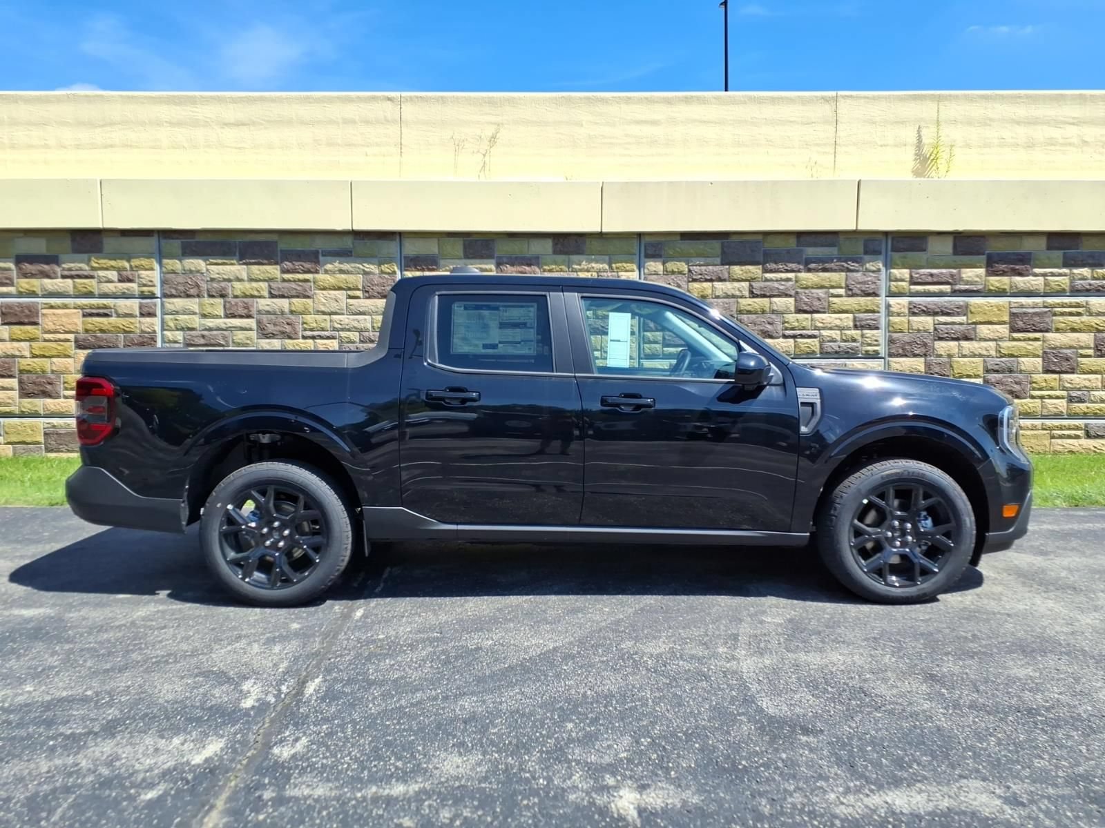 New 2026 Ford Maverick Lariat w/ Black Appearance Package AWD/4WD image 12
