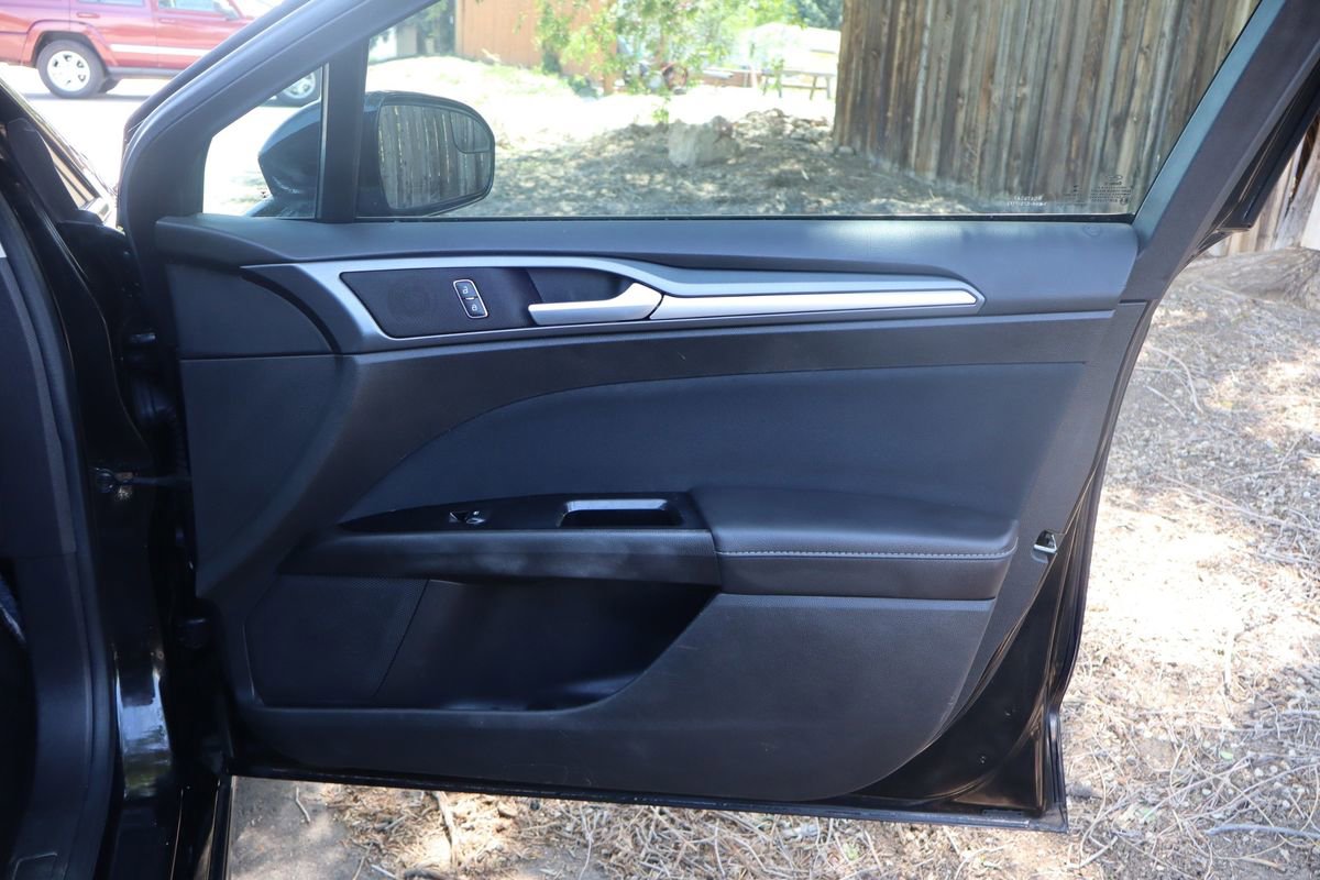 Used 2014 Ford Fusion SE FWD image 26
