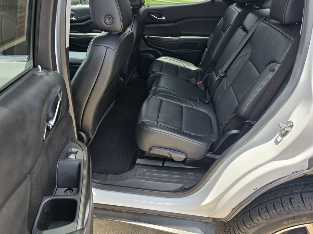 Used 2023 GMC Acadia SLT FWD image 8