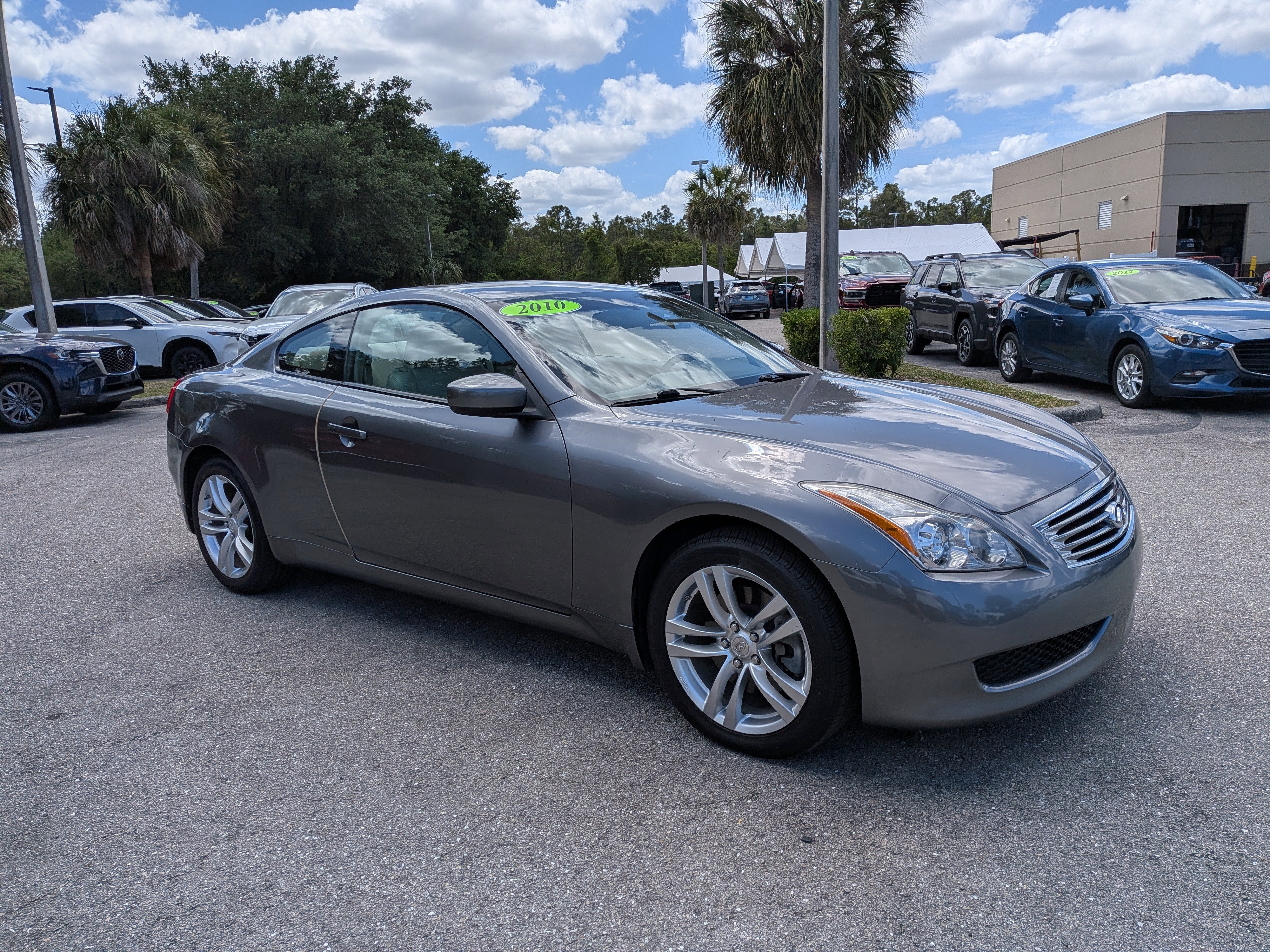 Used 2010 INFINITI G37 x w/ Premium Pkg image 2
