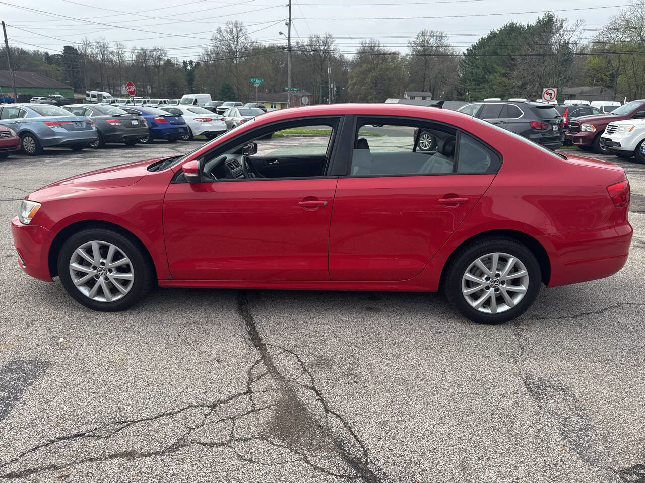 Used 2011 Volkswagen Jetta SE FWD image 4