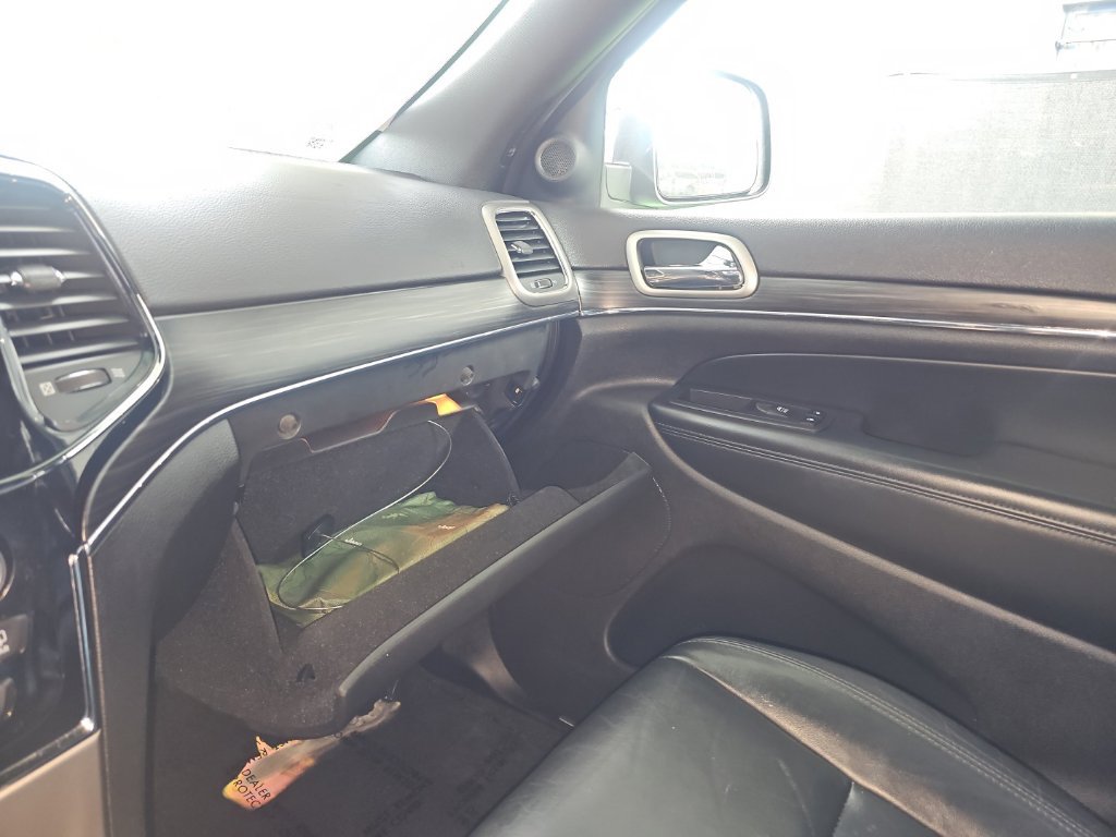 Used 2019 Jeep Grand Cherokee Limited AWD/4WD image 24