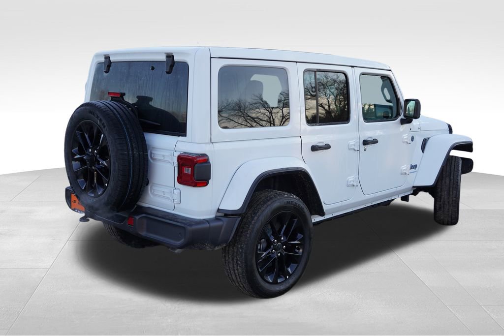 Certified 2025 Jeep Wrangler Unlimited Sahara w/ Safety Group image 5