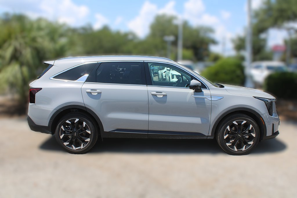 Certified 2024 Kia Sorento SX FWD image 5