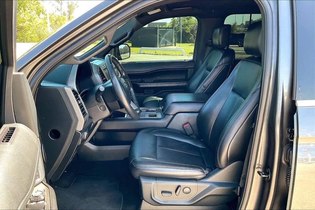 Used 2020 Ford Expedition XLT w/ Equipment Group 202A RWD image 23