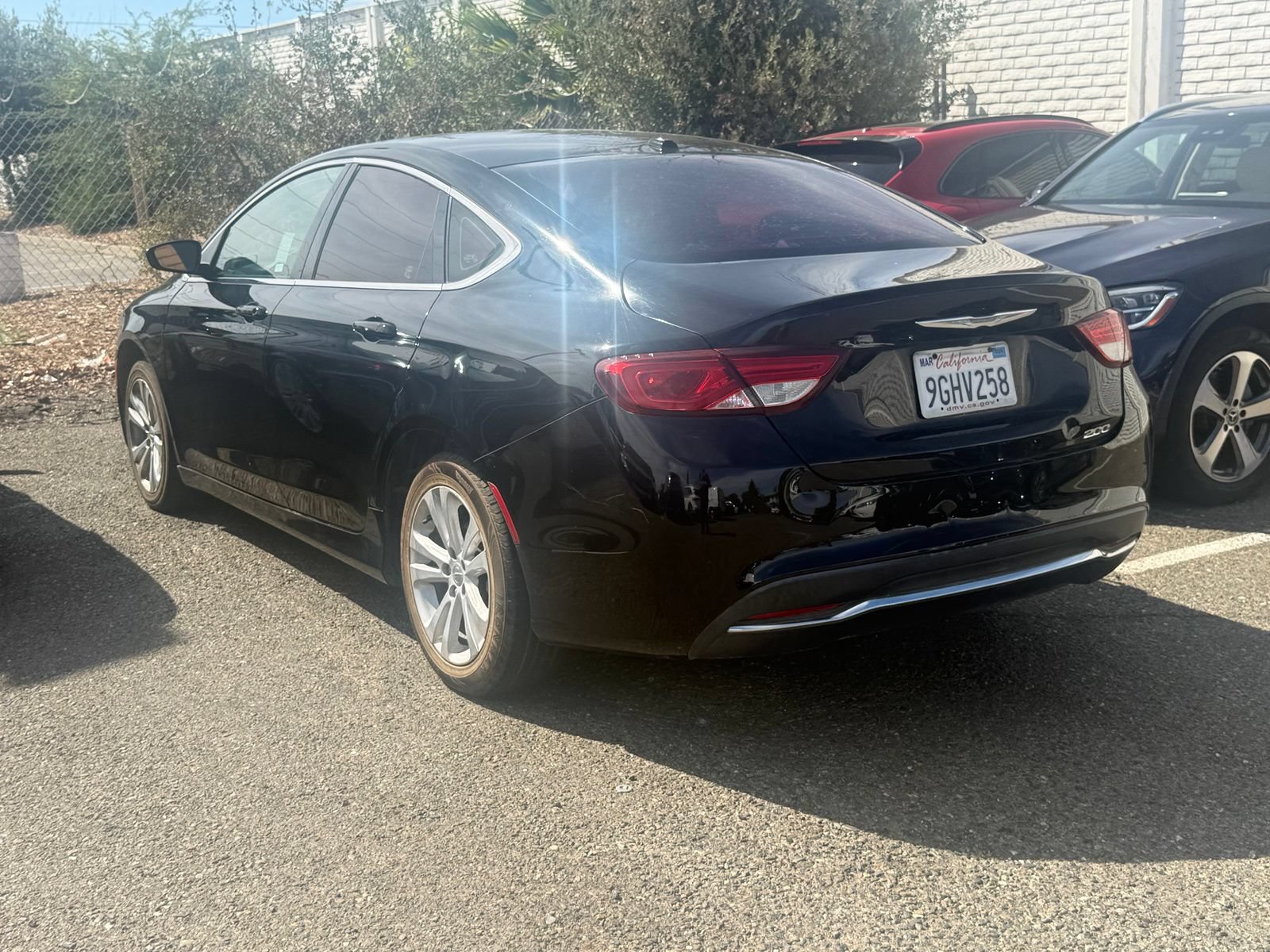 Used 2015 Chrysler 200 Limited w/ Convenience Group FWD image 2