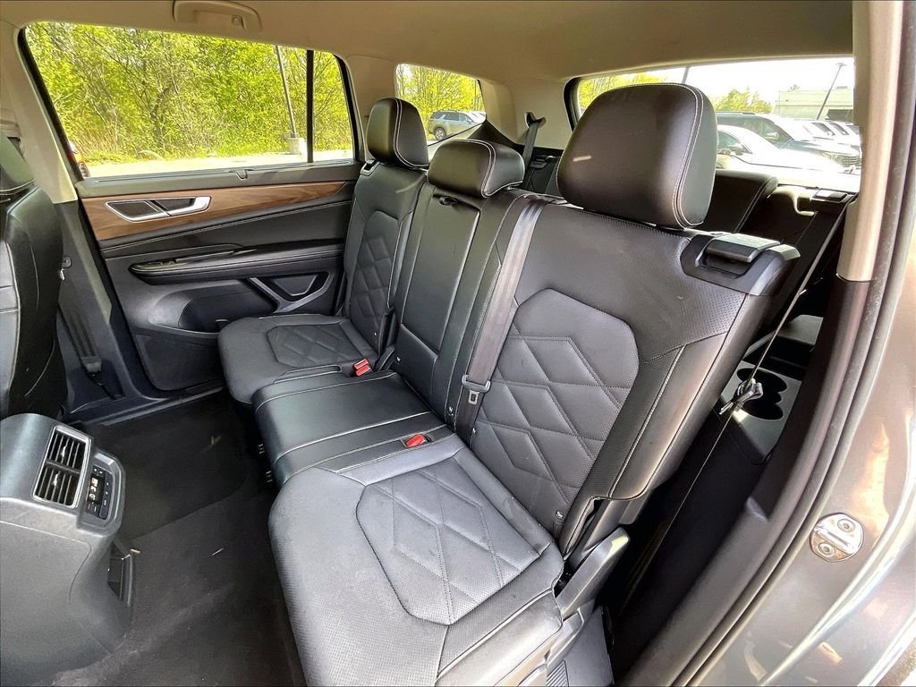 Used 2024 Volkswagen Atlas SE AWD/4WD image 14