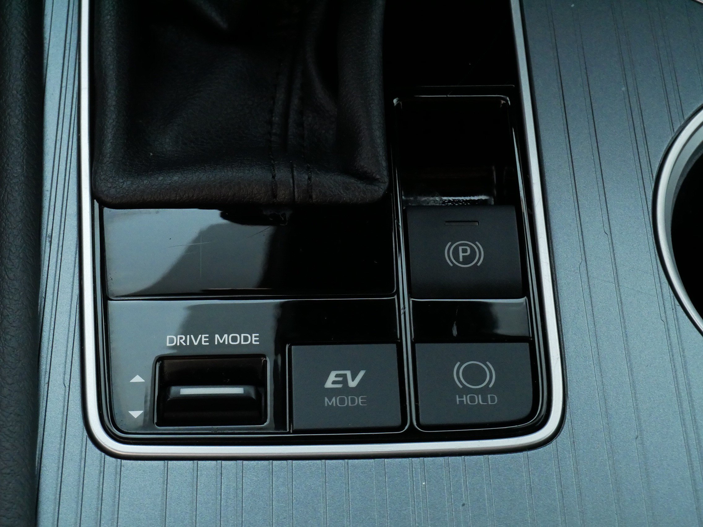 Certified 2025 Toyota Sienna LE FWD image 29