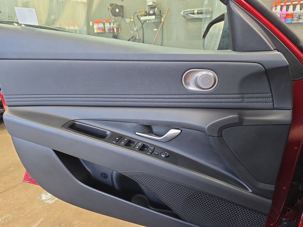 Certified 2024 Hyundai Elantra SEL w/ Convenience Package FWD image 26