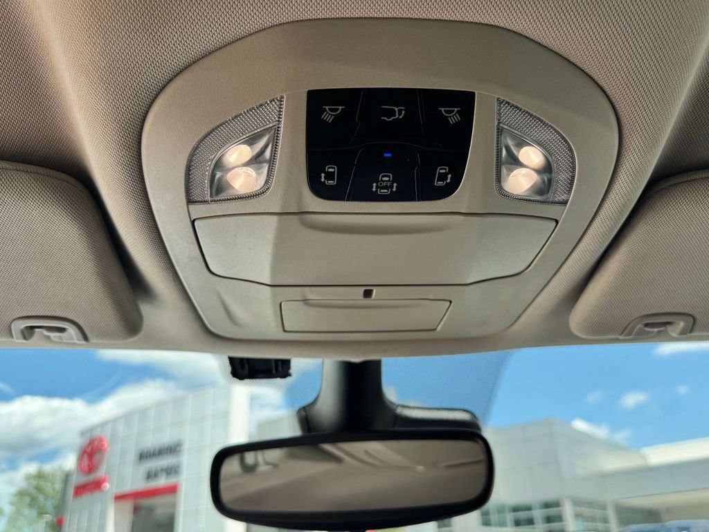 Used 2023 Chrysler Voyager LX FWD image 21