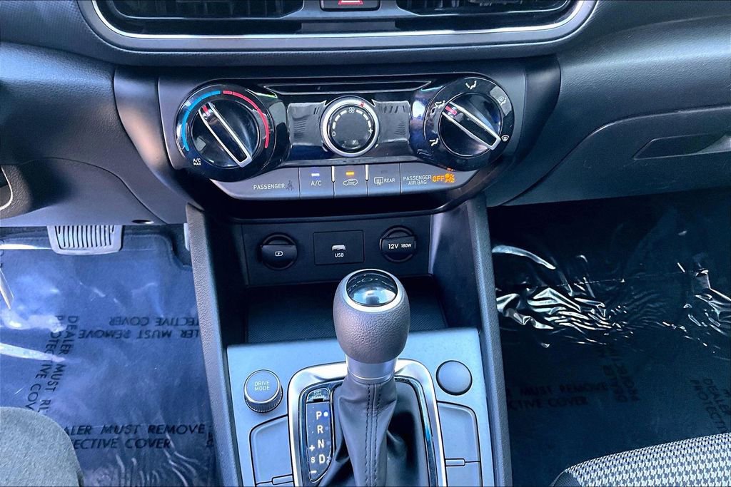 Used 2022 Hyundai Kona SE image 11