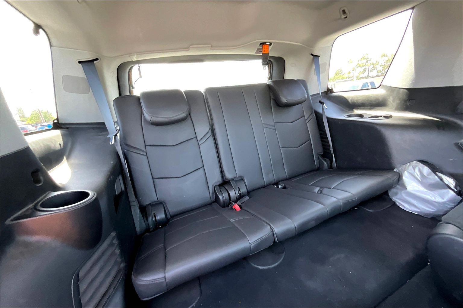 Used 2018 Cadillac Escalade Luxury AWD/4WD image 14