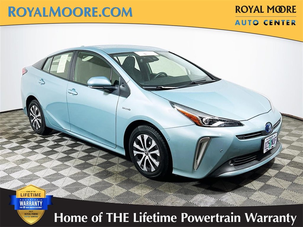 Certified 2022 Toyota Prius LE image 1