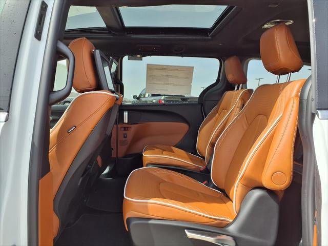 New 2026 Chrysler Pacifica Pinnacle FWD image 59