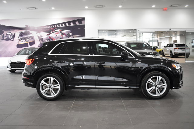 Used 2023 Audi Q3 2.0T Premium Plus w/ Premium Plus Package image 12