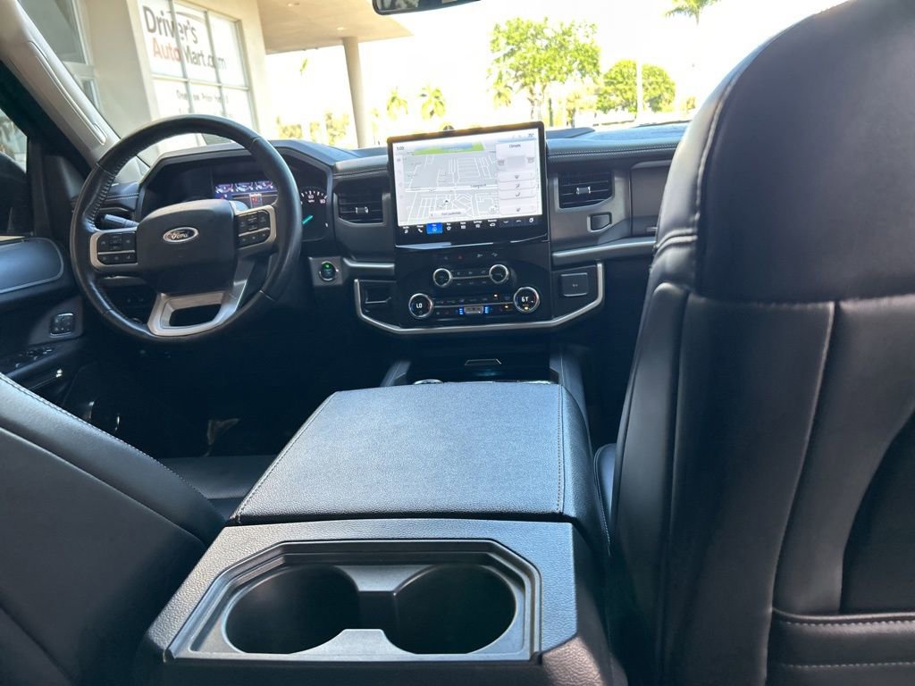 Used 2024 Ford Expedition Max XLT image 28