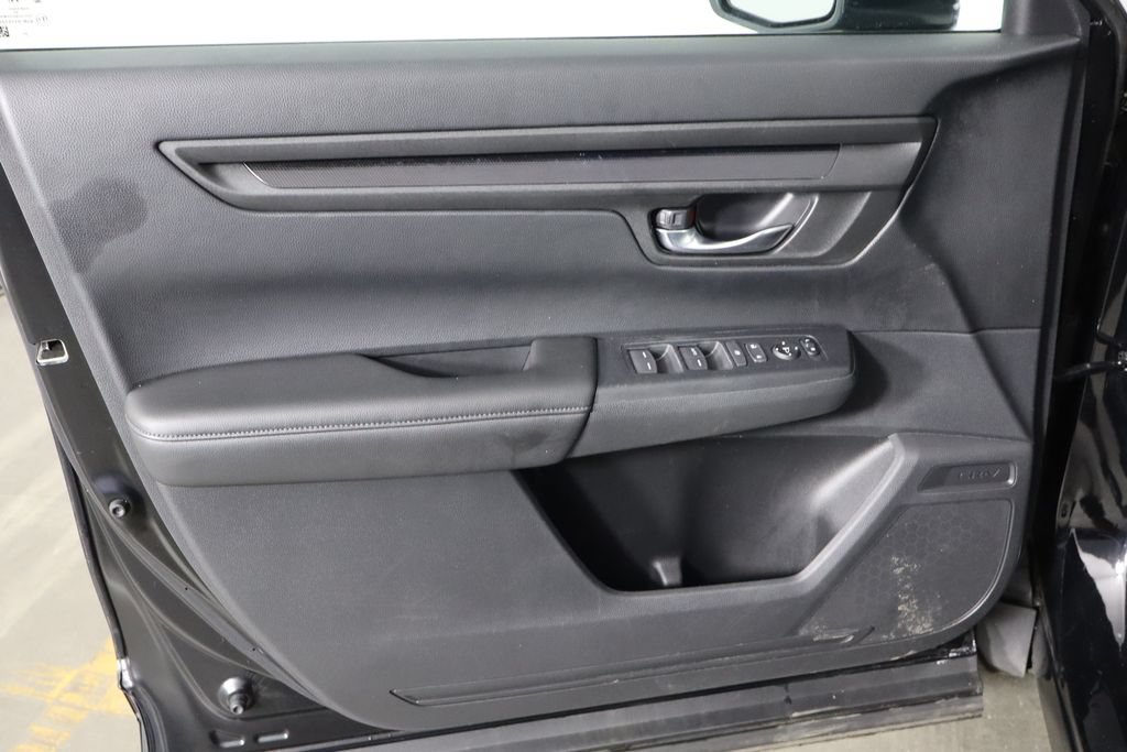 Used 2025 Honda CR-V LX image 18