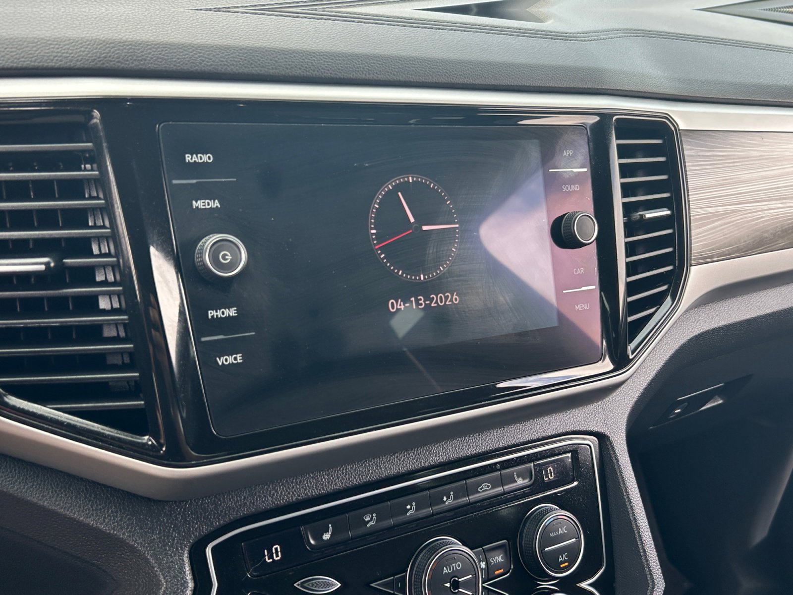 Certified 2022 Volkswagen Atlas Cross Sport SE AWD/4WD image 26