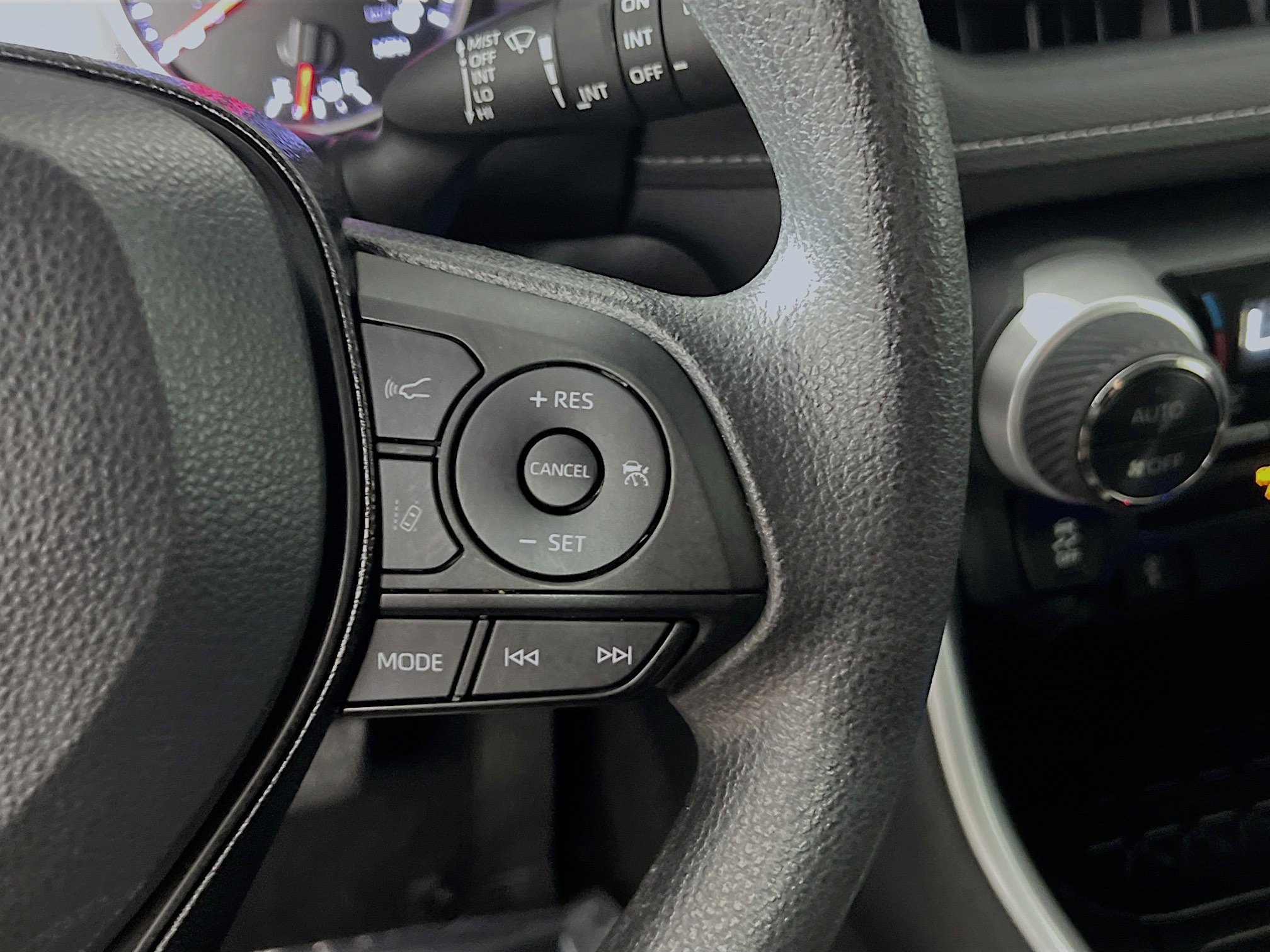 Used 2021 Toyota RAV4 XLE image 20