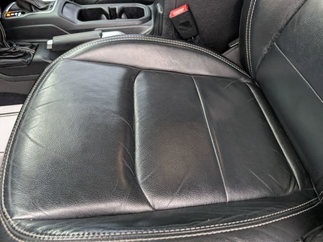 Used 2018 Jeep Wrangler Unlimited Sahara w/ Dual Top Group image 22