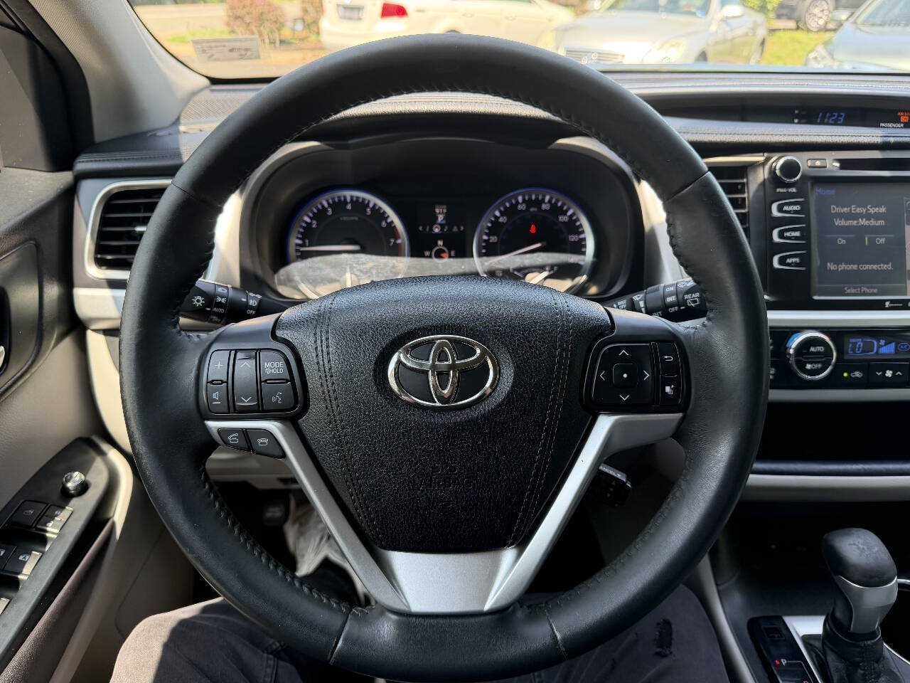 Used 2016 Toyota Highlander XLE AWD/4WD image 13