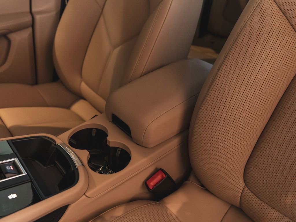 New 2025 Porsche Macan image 25