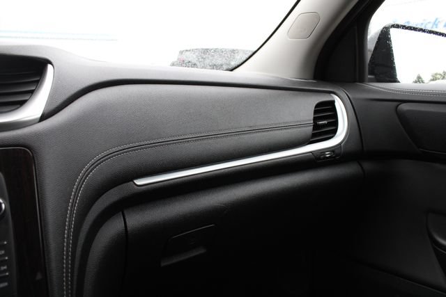 Used 2017 Chevrolet Traverse LT FWD image 18