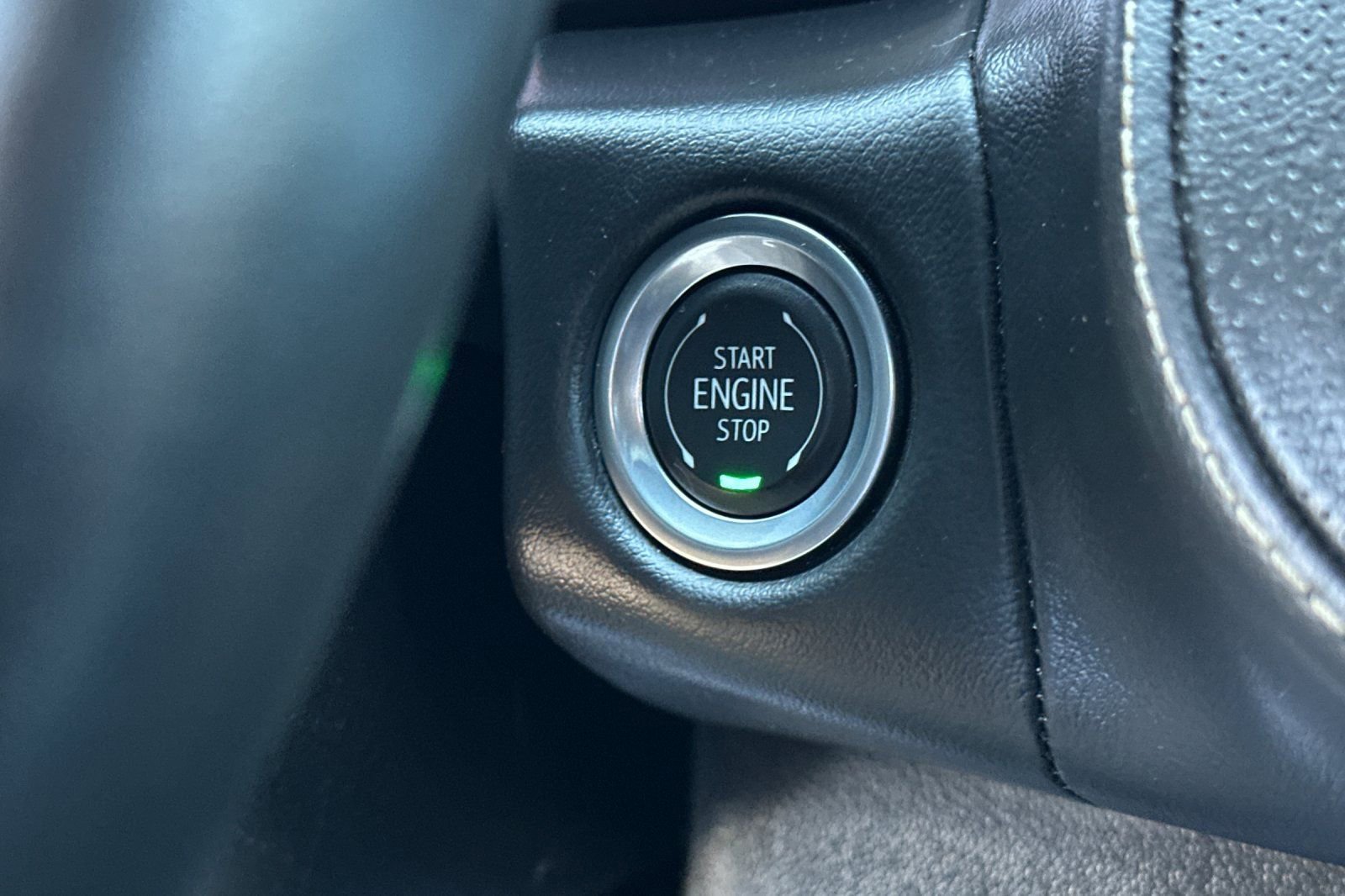 Used 2024 Chevrolet Tahoe Premier AWD/4WD image 32