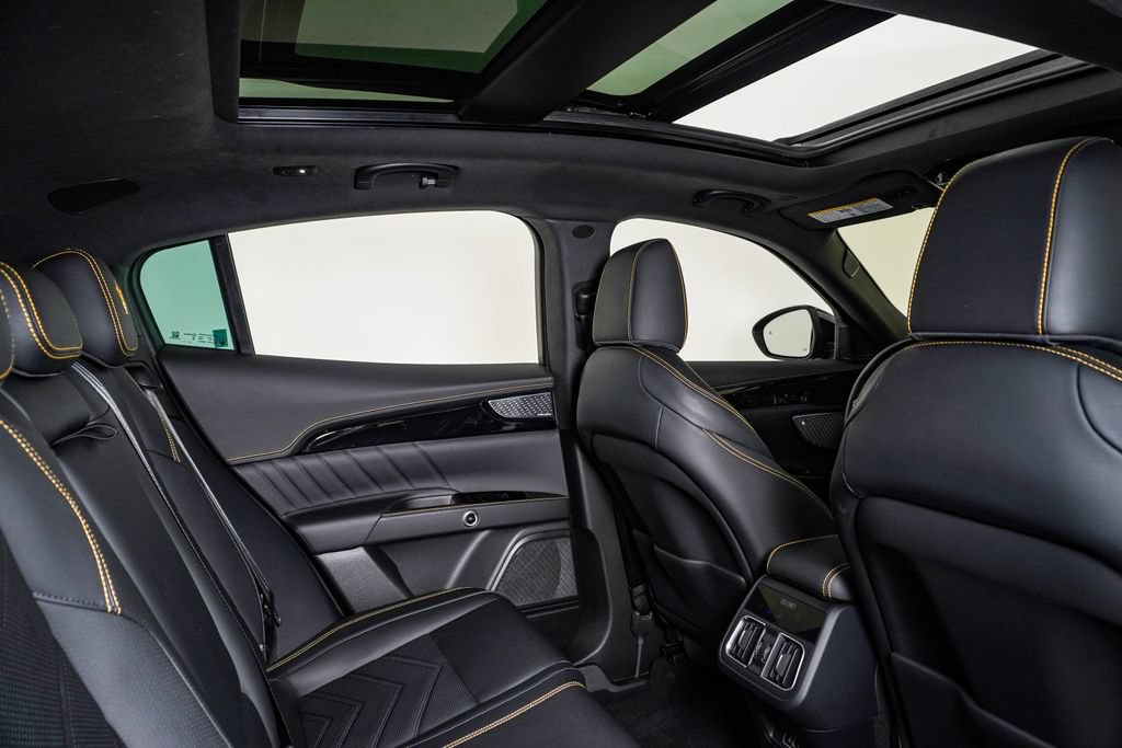 Certified 2023 Maserati Grecale Modena AWD/4WD image 16
