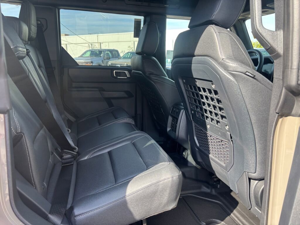 New 2025 Ford Bronco Badlands image 16