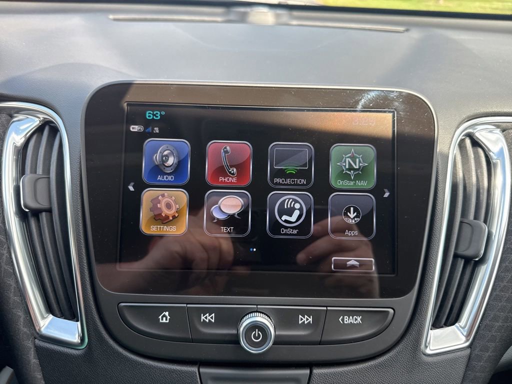 Used 2018 Chevrolet Malibu LT FWD image 35
