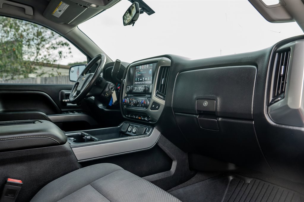 Used 2018 Chevrolet Silverado 1500 LT w/ All Star Edition AWD/4WD image 32