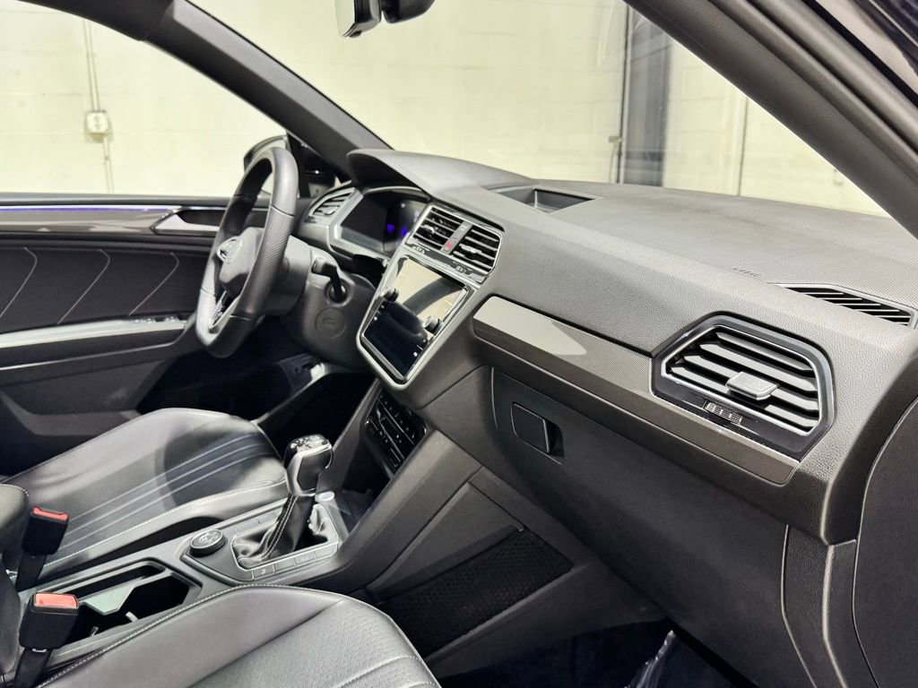 Used 2022 Volkswagen Tiguan SE R-Line image 29