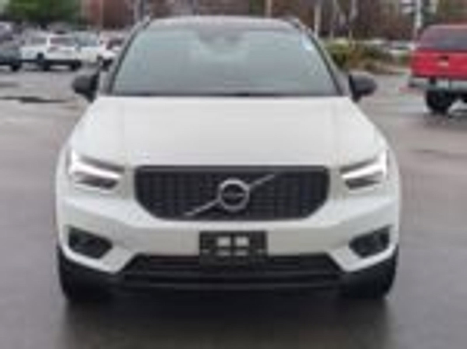 Used 2021 Volvo XC40 T5 R-Design image 3