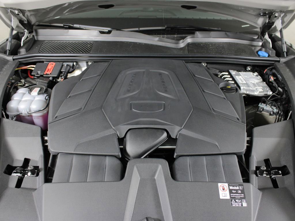 Used 2026 Porsche Cayenne Coupe image 39