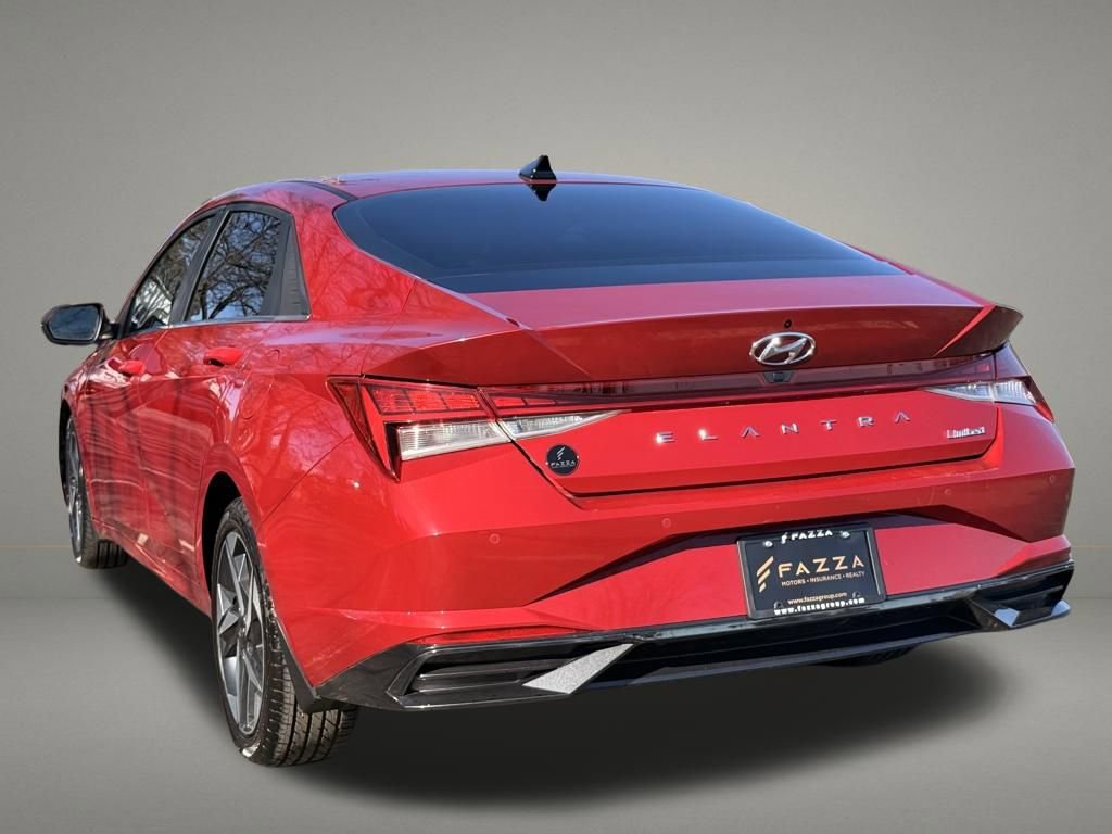 Used 2023 Hyundai Elantra Limited FWD image 3
