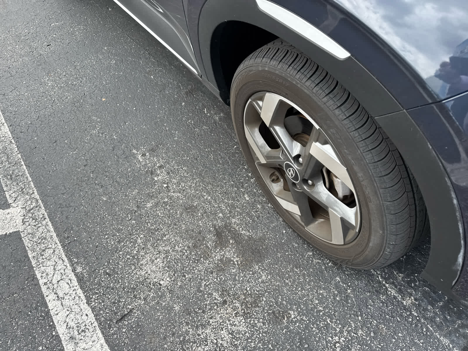 Used 2024 Hyundai Venue Limited FWD image 4