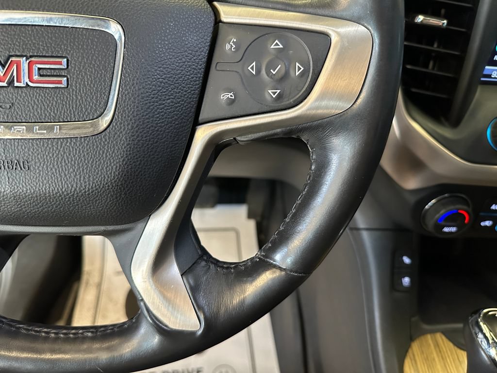 Used 2017 GMC Acadia Denali w/ Technology Package AWD/4WD image 11