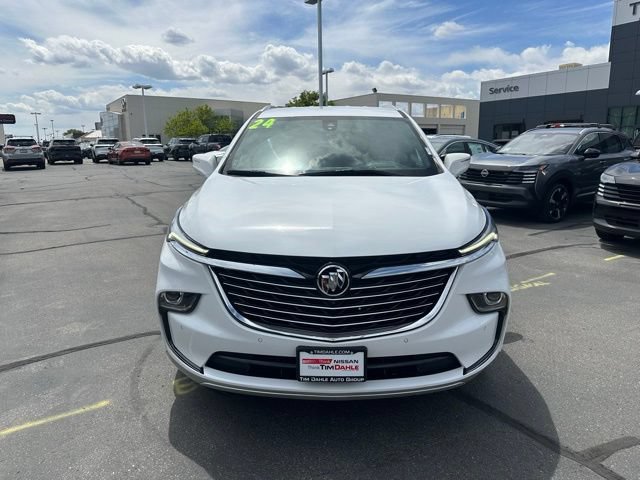 Used 2024 Buick Enclave Premium AWD/4WD image 4