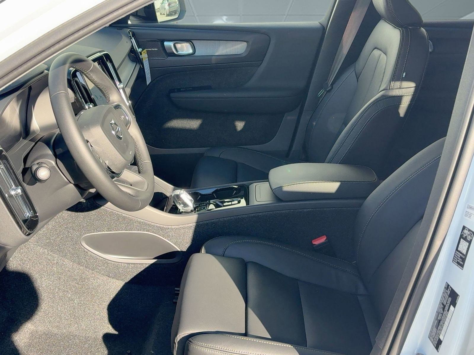 New 2026 Volvo XC40 B5 Ultra w/ Climate Package image 5