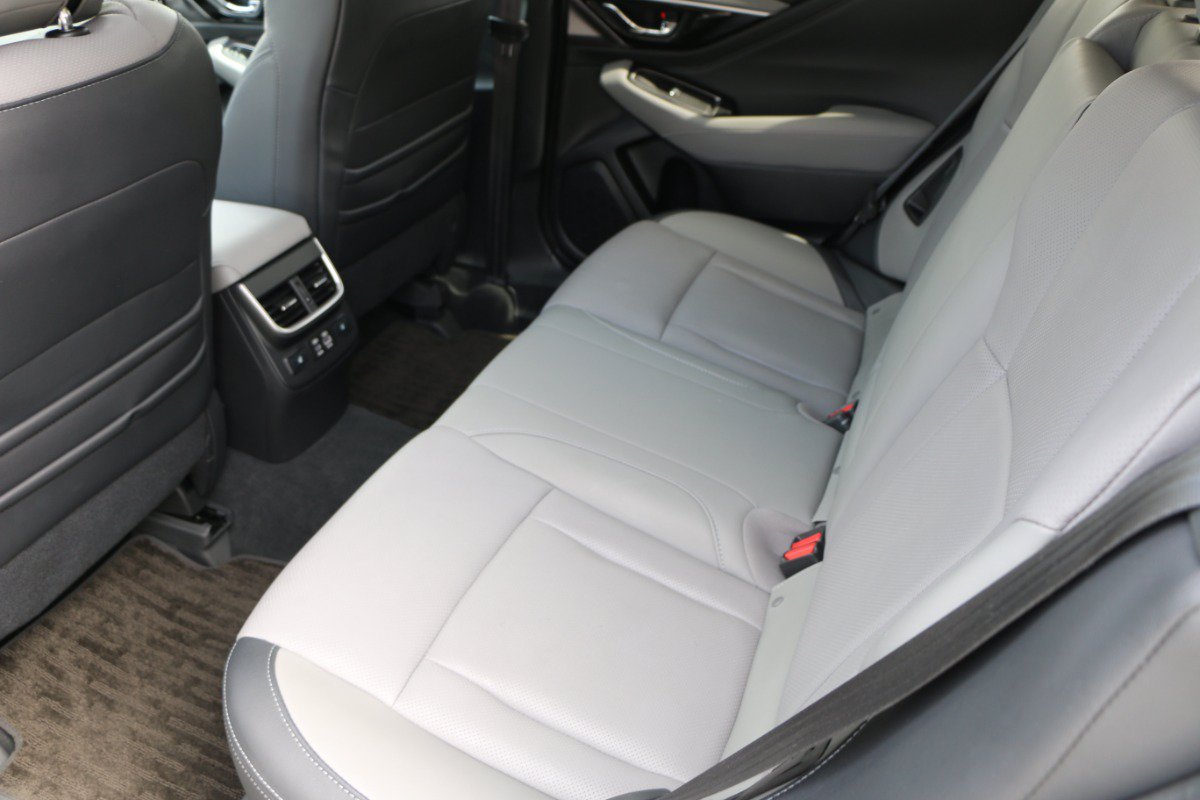 Used 2024 Subaru Outback Limited AWD/4WD image 32