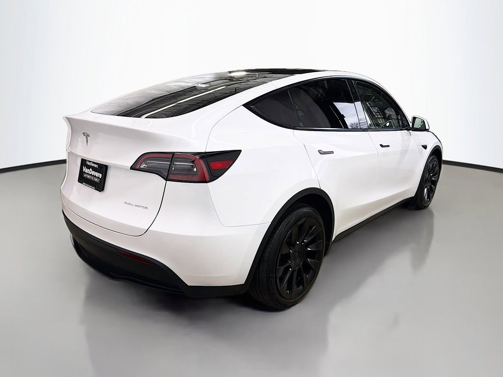 Used 2023 Tesla Model Y Long Range AWD/4WD image 10