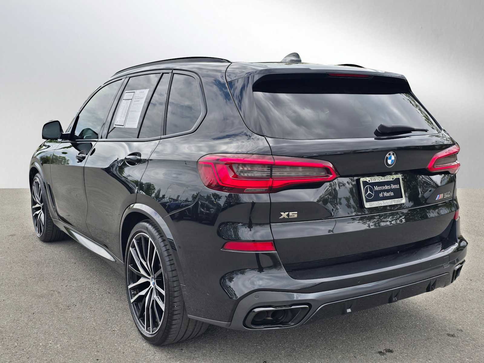 Used 2020 BMW X5 M50i w/ Executive Package image 5